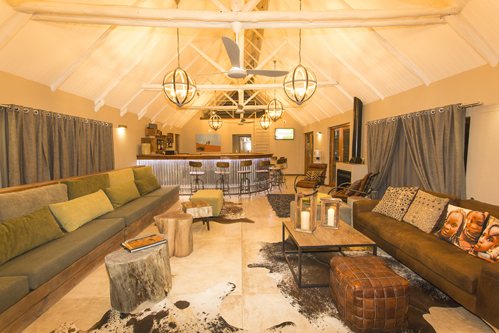 Kalahari Game Lodge Kalahari Game Lodge: Lounge und Bar
