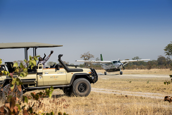 Linyanti Expeditions: Begrüßung am Airstrip