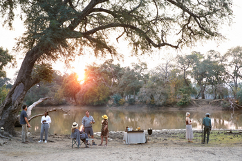 Molori Mashuma: Sundowner