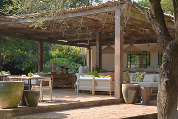 Siringit Villa: Bistro