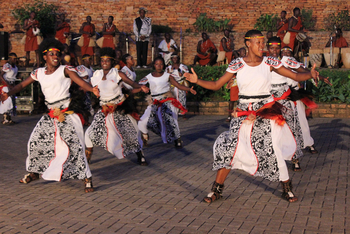 Kampala: Tanz im Ndere Cultural Center