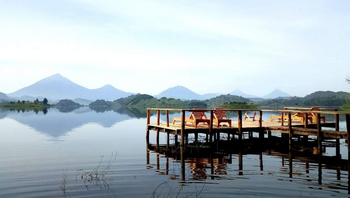 Mutanda Lake Resort: Vulkanpanorama