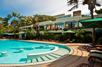 Nairobi Serena Hotel: Swimming Pool