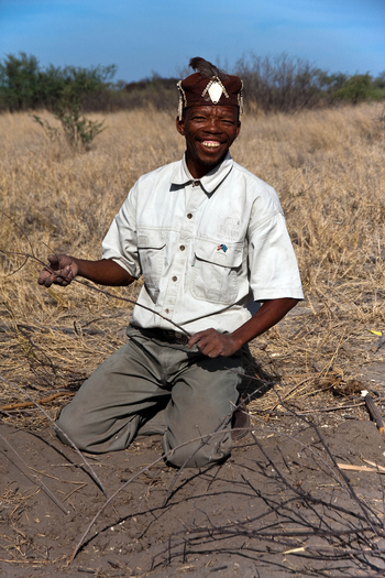 Nxai Pan Camp: Vorführung Fallenstellen