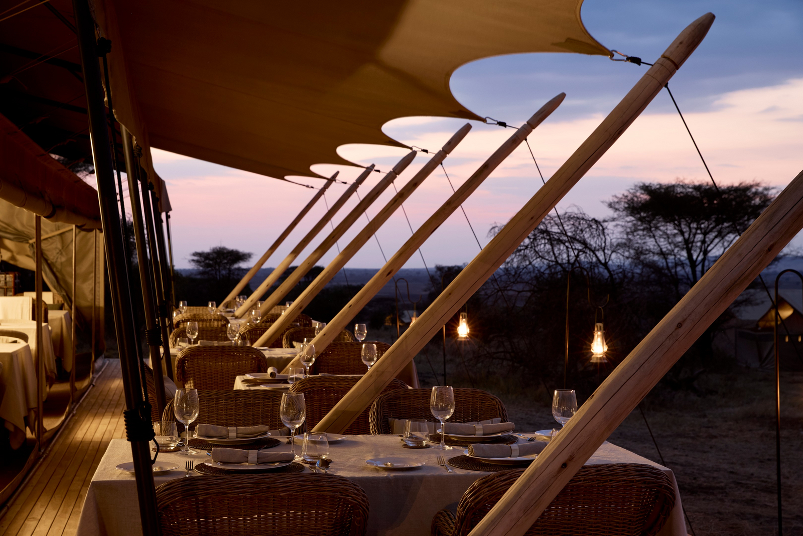 Out of Africa Legend by Laba Explorer Out of Africa Legend by Laba Explorer: Candle Light Dinner