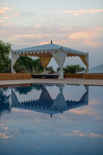 Sujan The Serai: Ruhezelt am Pool