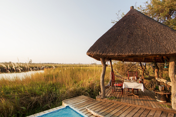 Camp Xakanaxa Camp Xakanaxa: Poolbereich mit Ausblick