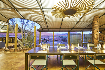 Etendeka Mountain Camp Etendeka Mountain Camp: Speisesaal