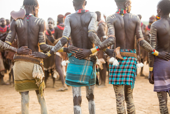 Lale's Camp: Stammeskultur - Kara