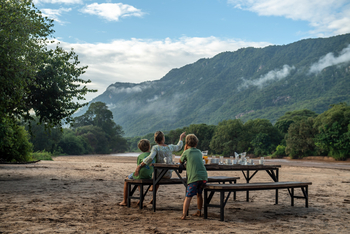 Wayo Manyara Green Camp: Frühstück im Flussbett