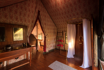 Duke's Camp: Gästebad