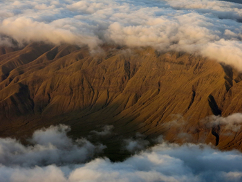 Lake Natron Camp: Erosionsrinnen