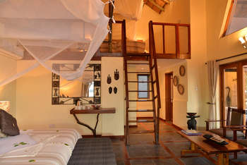 Muchenje Safari Lodge: Chalet mit Empore