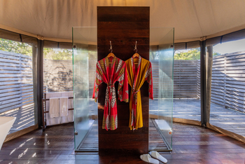 Muzimu Lodge: Bademäntel