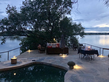 Chundukwa River Lodge: Dining al fresco