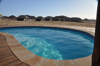 Desert Hills Glamping: Pool
