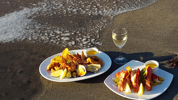 Lüderitz Nest Hotel: Meeresfrüchte am Strand