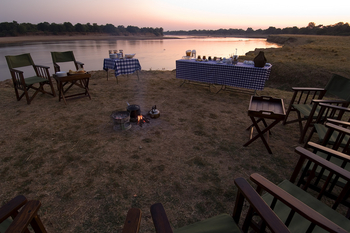 Nsefu Camp: Lagerfeuer fürs Frühstück