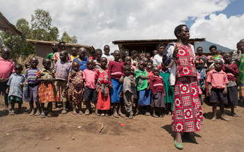 Volcanoes Mount Gahinga Lodge: Dorf Kinder