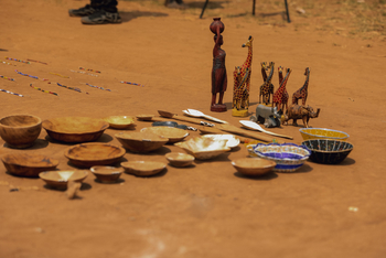 Adere Safari Lodge: Besuch bei den Karamojong