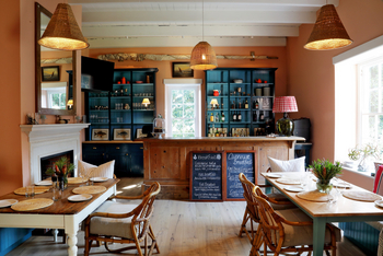 Coot Club: Club House - Bar und Kamin