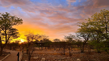 Etosha Oberland Lodge Etosha Oberland Lodge: Abendrot