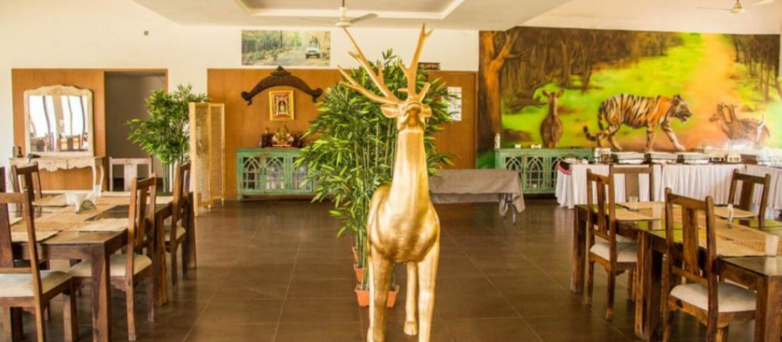 Jharana Jungle Lodge Jharana Jungle Lodge: Restaurant