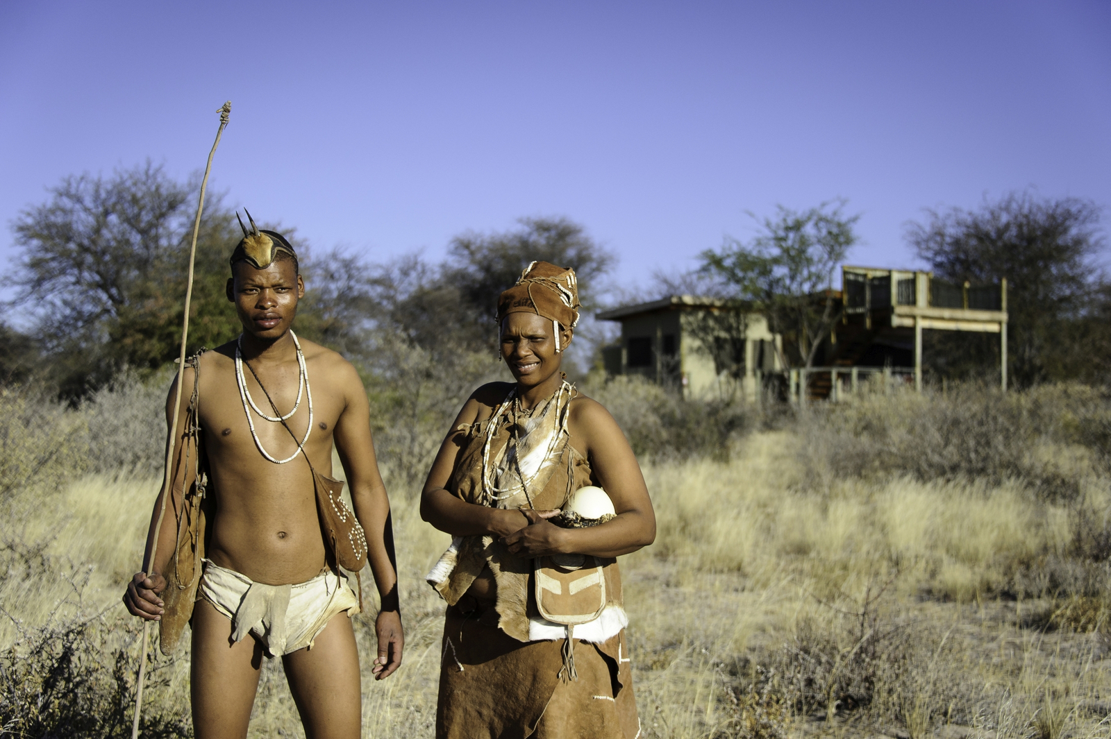 Kalahari Plains Camp Kalahari Plains Camp: Frau und Mann vom Volk der Kalahari San