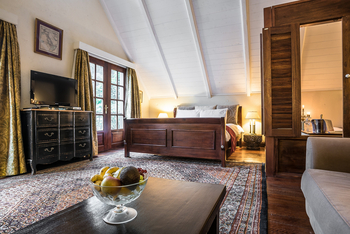 Karen Gables: Junior Suite