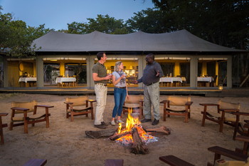 Little Makalolo Camp Little Makalolo Camp: Lagerfeuer