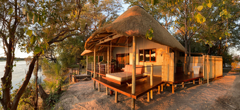 Ndhovu Safari Lodge: Suite am Abend