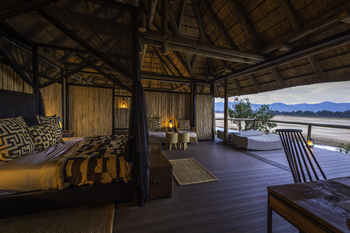 Chamilandu Bushcamp: Blick aus einem Gästechalet