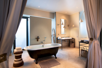 Epako Safari Lodge: Badewanne