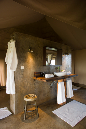 Grumeti Hills Camp: Waschtisch mit Spiegel