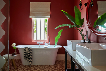 La Clé Village: Domain - Rotes Bad mit Wanne