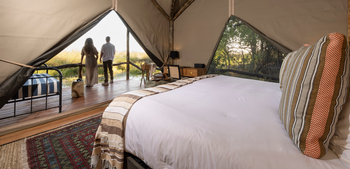 Shinde Footsteps Shinde Footsteps: Doppelbett