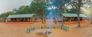 Verney's Camp: Aussenansicht