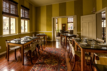 Villa Margherita: Tische und Stühle im Essbereich