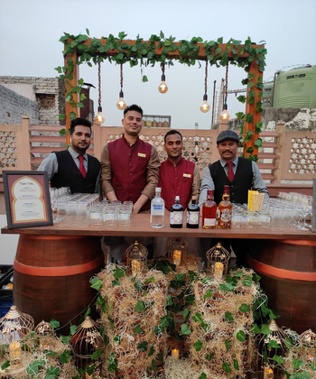 Haveli Dharampura: Service-Team