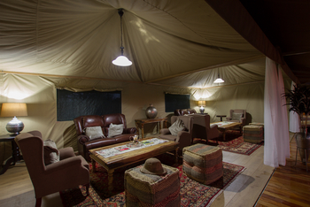 Kadizora Camp: Lounge