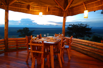 Katara Lodge: Esstisch