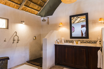 Royal Zambezi Lodge: Badezimmer