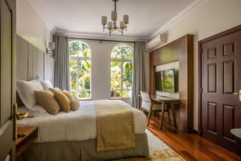 House of Waine: Standard Room