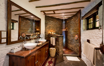 Klein's Camp: Gästebad