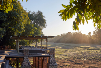 Mfuwe Lodge: Lagune vor dem Camp