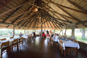 Mvuu Lodge: Restaurant
