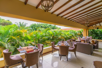 No. 5 Boutique Hotel: Terrasse über dem Garten