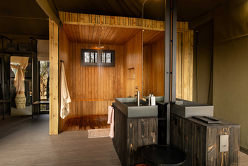 North Island Okavango Camp North Island Okavango Camp: Dusche und Waschbecken