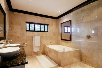 Old Traders Lodge: Bad