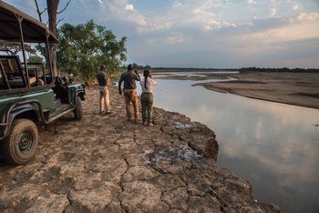 Shawa Luangwa Camp: Sundowner am Fluss